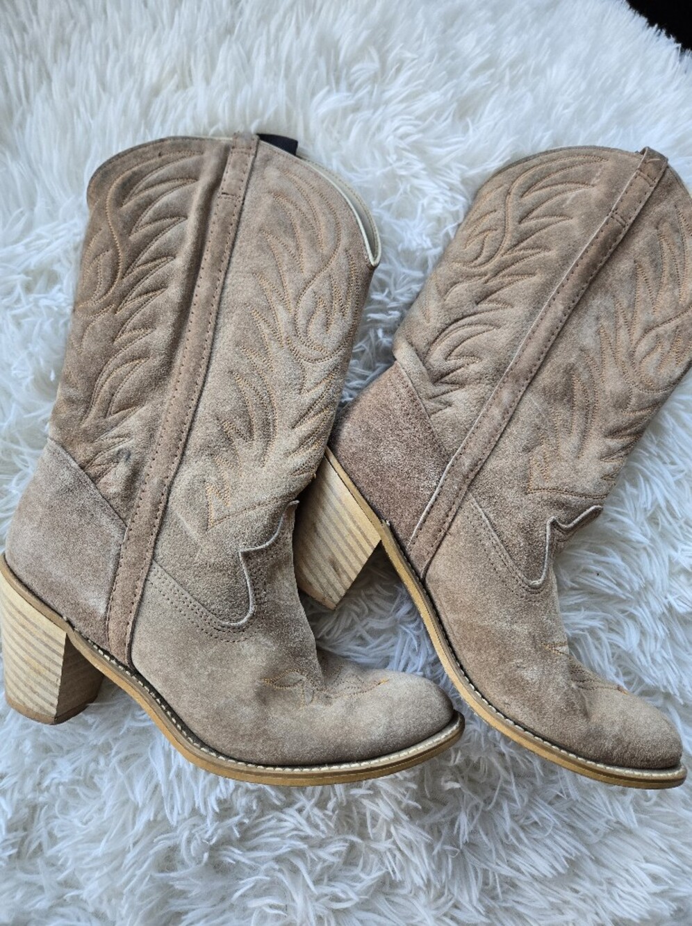Dingo Blonde Suede Leather Embroidered Western Boot US Made 8.5